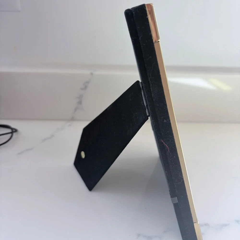 N/A modern gold